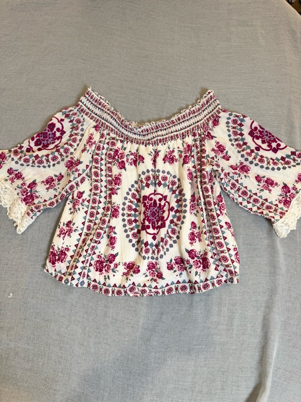 Off-Shoulder Peasant Top in White and Magenta by Blue Rain
Size M Boho Festival